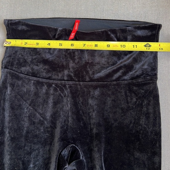 Spanx black Velour leggings. Super soft. Dress up or down. Size Medium. - Picture 6 of 9